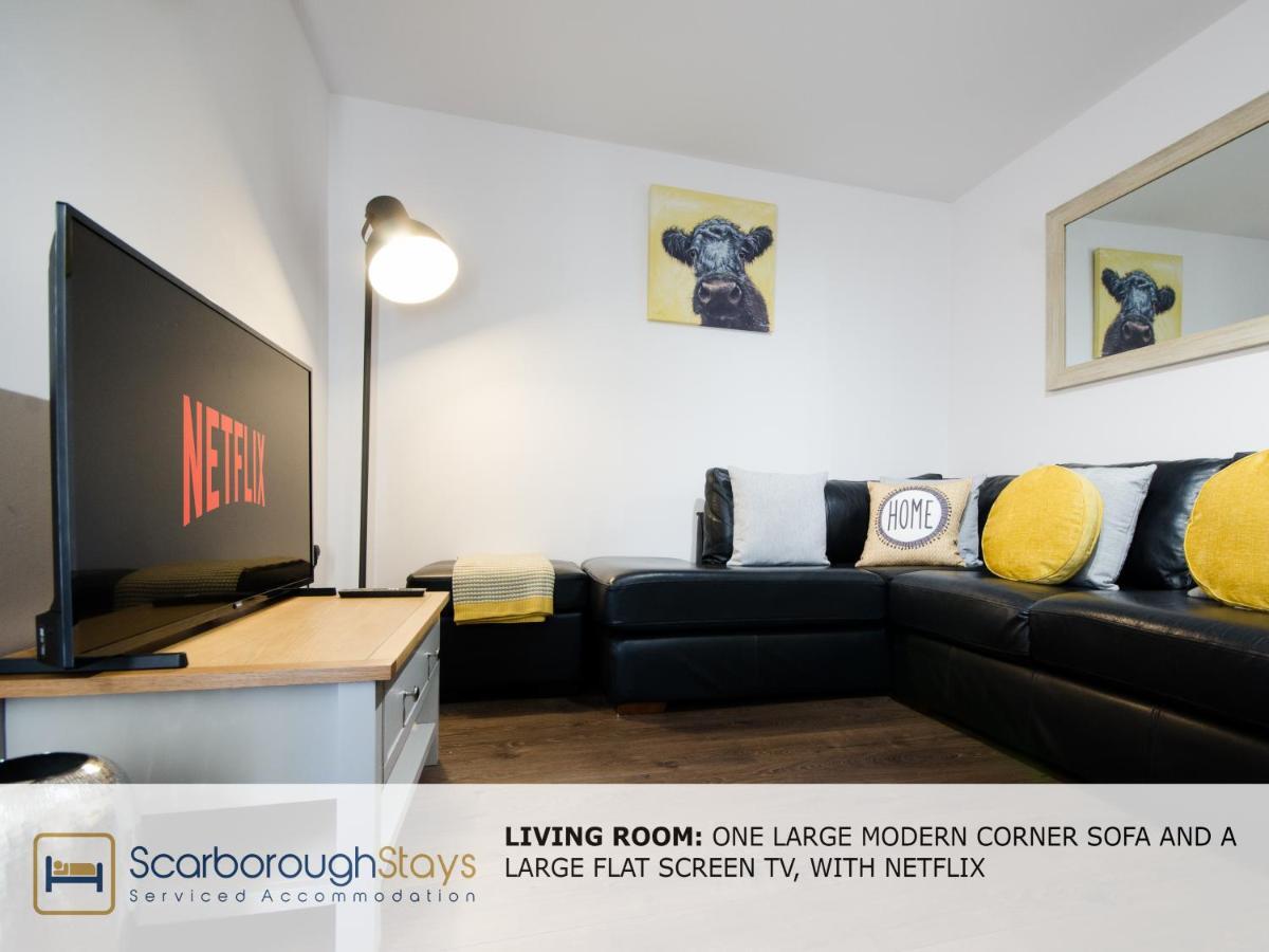 Hibernia Place, 3 Bedroom Townhouse With Patio & Seating Area - Free Parking สการ์โบโรห์ ภายนอก รูปภาพ