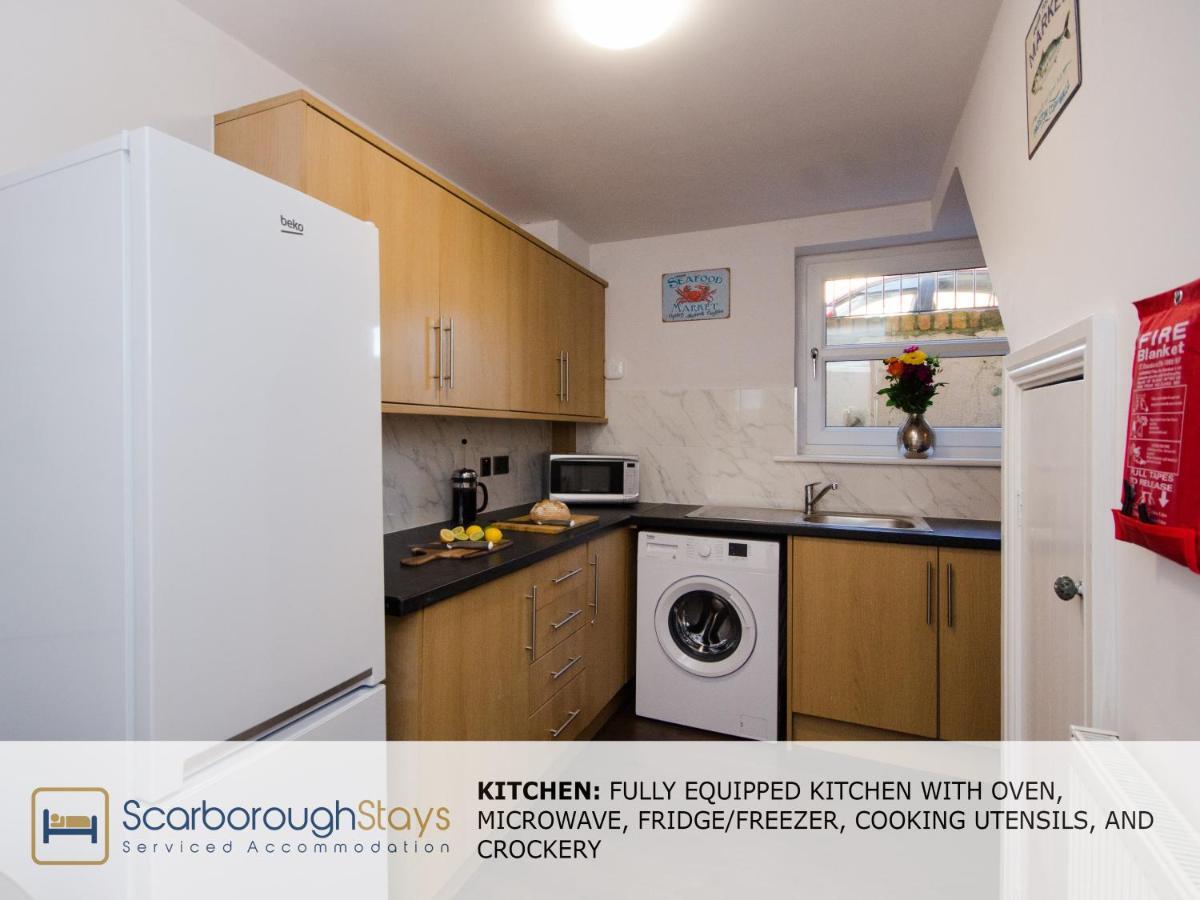 Hibernia Place, 3 Bedroom Townhouse With Patio & Seating Area - Free Parking สการ์โบโรห์ ภายนอก รูปภาพ
