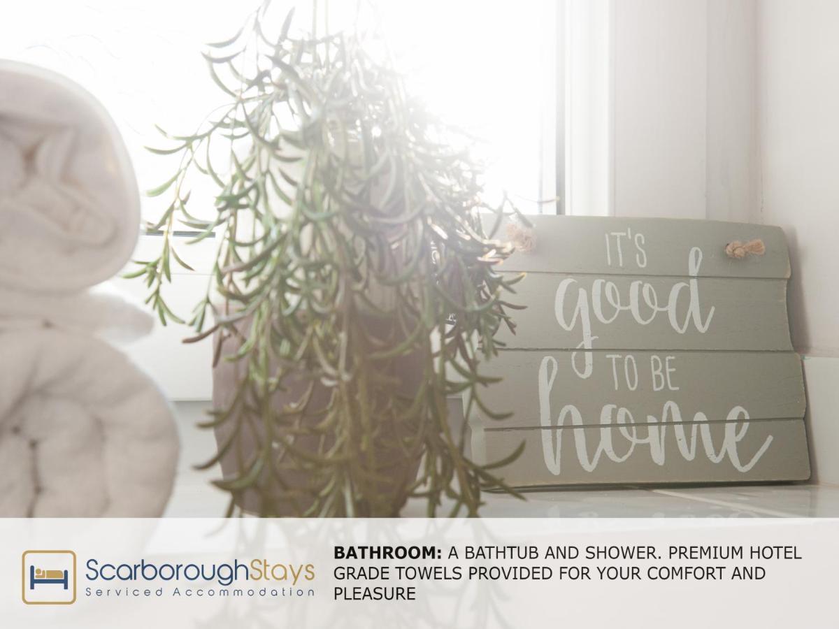 Hibernia Place, 3 Bedroom Townhouse With Patio & Seating Area - Free Parking สการ์โบโรห์ ภายนอก รูปภาพ