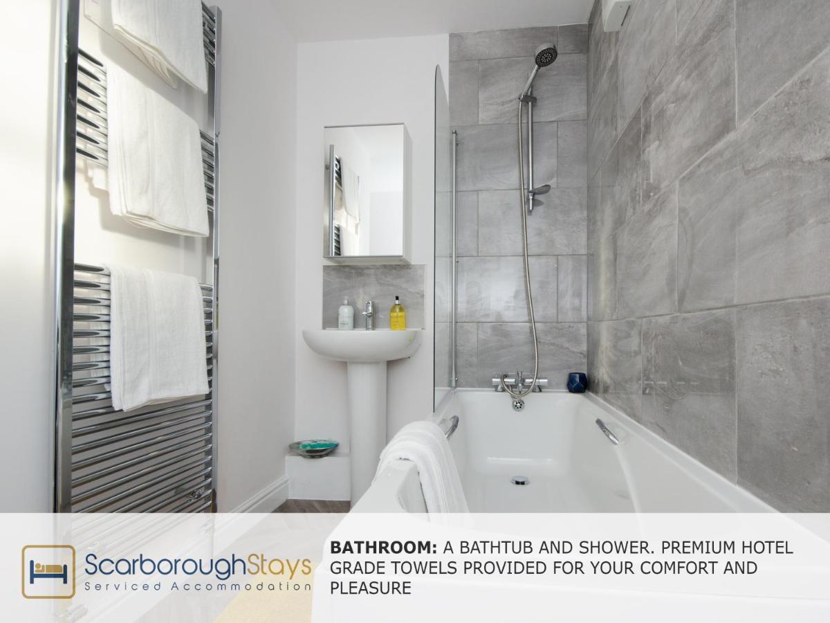 Hibernia Place, 3 Bedroom Townhouse With Patio & Seating Area - Free Parking สการ์โบโรห์ ภายนอก รูปภาพ