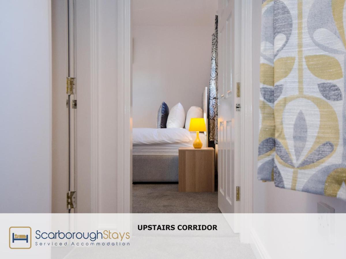 Hibernia Place, 3 Bedroom Townhouse With Patio & Seating Area - Free Parking สการ์โบโรห์ ภายนอก รูปภาพ