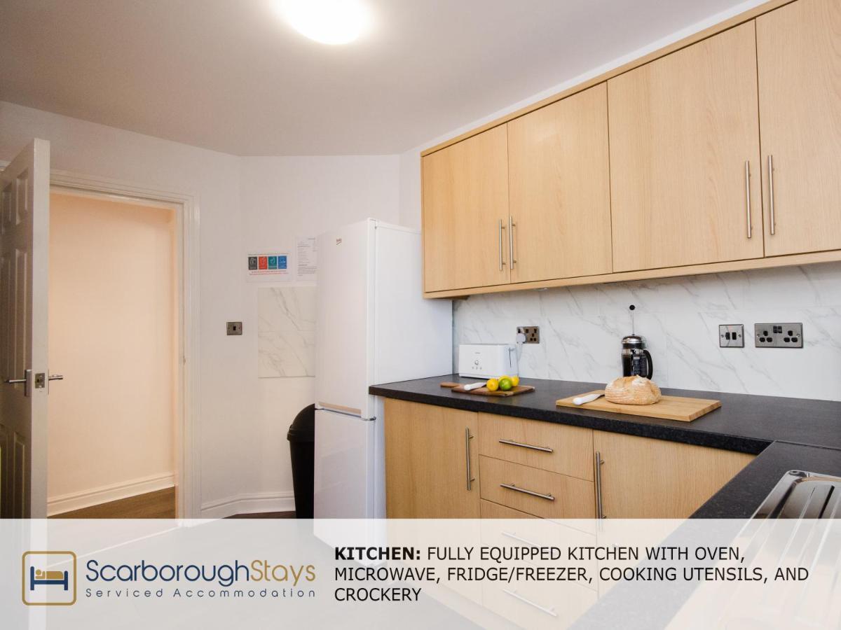 Hibernia Place, 3 Bedroom Townhouse With Patio & Seating Area - Free Parking สการ์โบโรห์ ภายนอก รูปภาพ