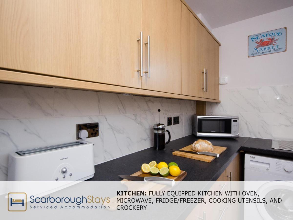 Hibernia Place, 3 Bedroom Townhouse With Patio & Seating Area - Free Parking สการ์โบโรห์ ภายนอก รูปภาพ